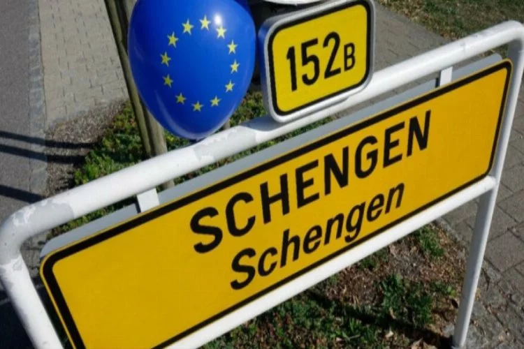 Schengen Bölgesi'ne vizesiz seyahat yeniden gündemde