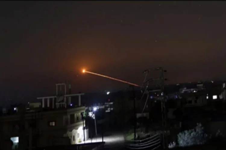 İsrail, Suriye'ye saldırdı! Hava savunma sistemleri devrede...