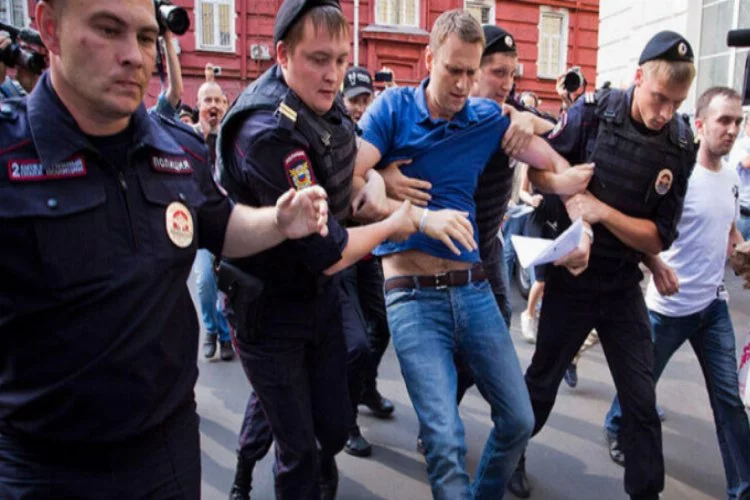 Kremlin, Navalny'ye desteği yasakladı!