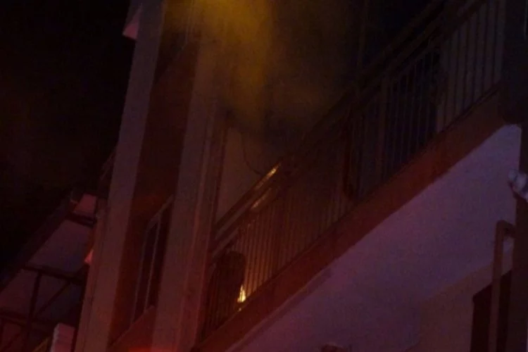 İzmir'de evde yangın çıktı! 27 yaşındaki genç kadın öldü