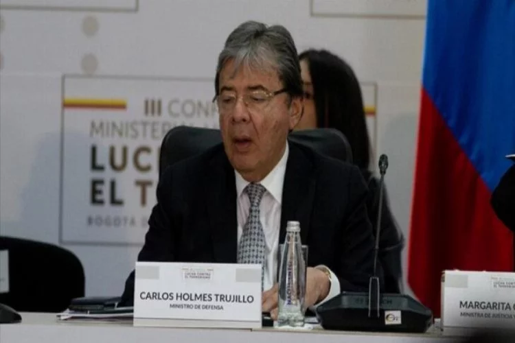 Kolombiya'da Savunma Bakanı koronavirüs nedeniyle hayatını kaybetti