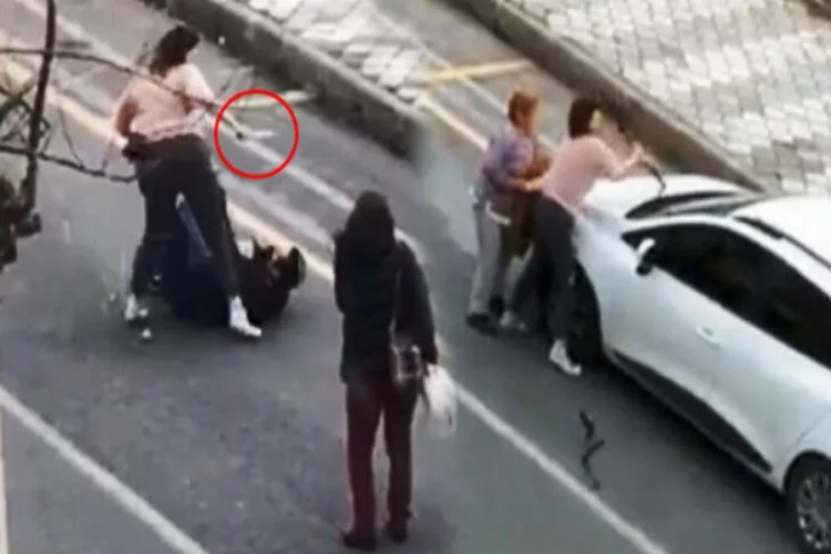 Genç kadın önce bıçakla saldırdı, sonra otomobile zarar verdi!