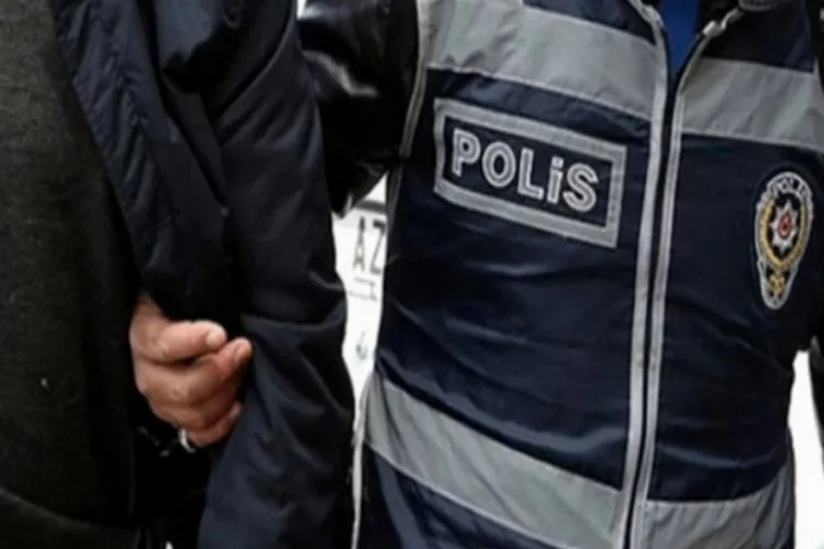 Bursa'da polisten şok baskın! 31,5 litre sahte içki ele geçirildi...