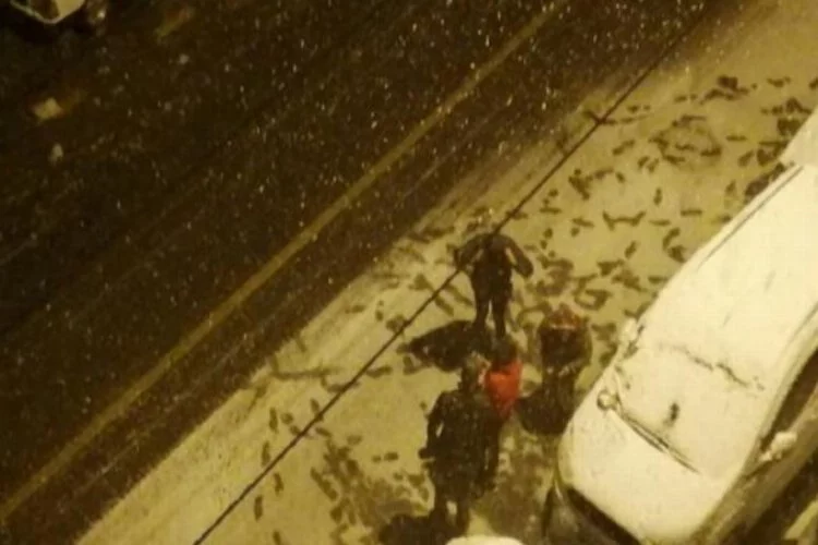 Muğla'da kar sürprizi! Vatandaşlar keyfini çıkardı
