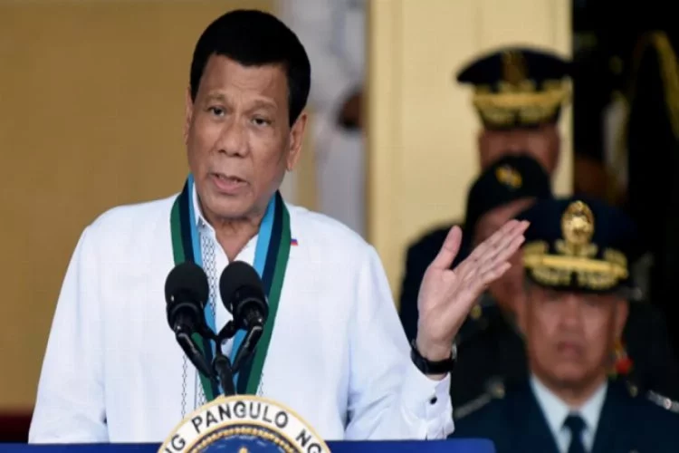 Duterte korona aşısını neresinden vurduracağını açıkladı!