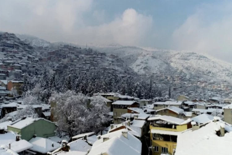 Bursa'nın renkli mahalleleri kar yağışıyla gün yüzüne çıktı