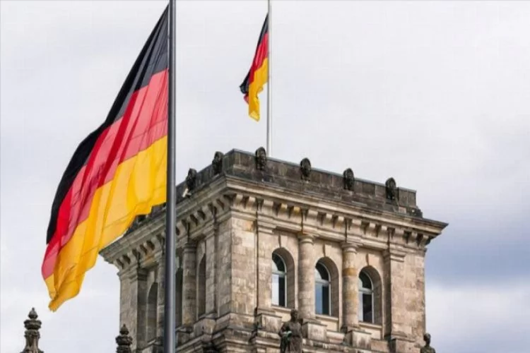 Almanya'da yıllık enflasyon ocakta pozitife döndü