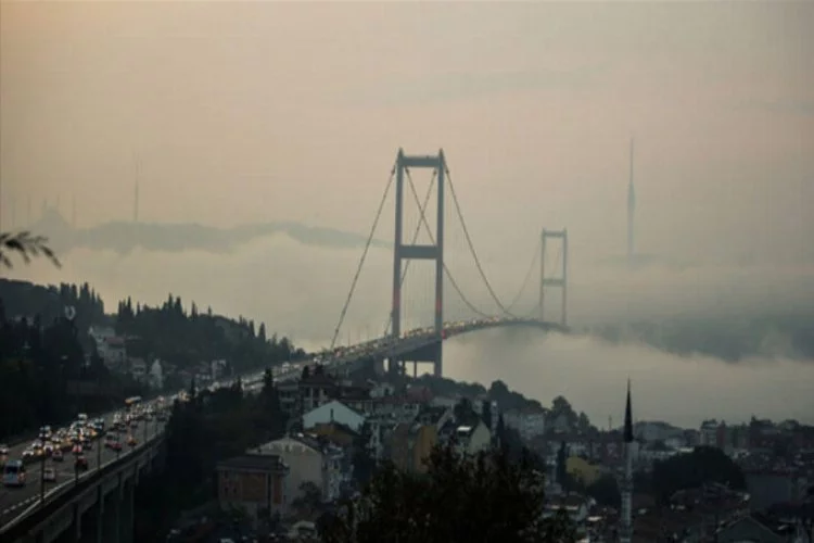 İstanbul Boğazı'nda gemi geçişleri trafiğe açıldı