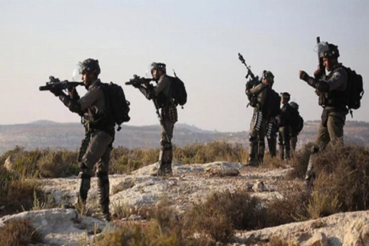 İsrail güçleri Batı Şeria'nın güneyinde bir köye baskın düzenledi