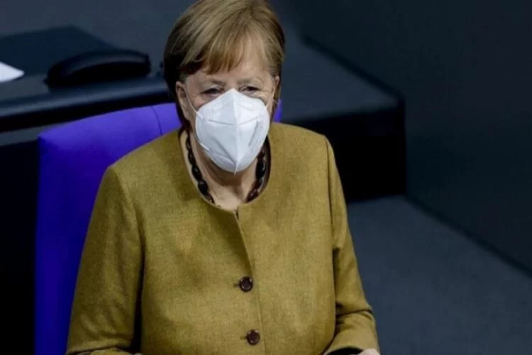 Merkel, Federal Meclis'te Kovid-19 tedbirlerini savundu