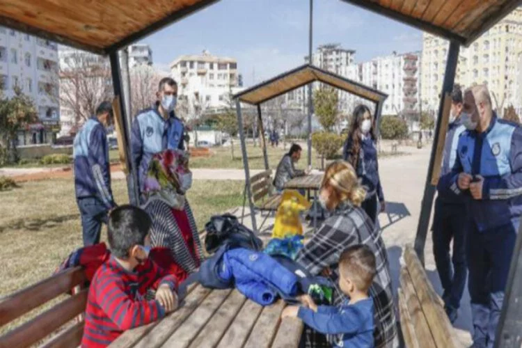 Mardin'de vatandaşlar park ve bahçeleri doldurdu