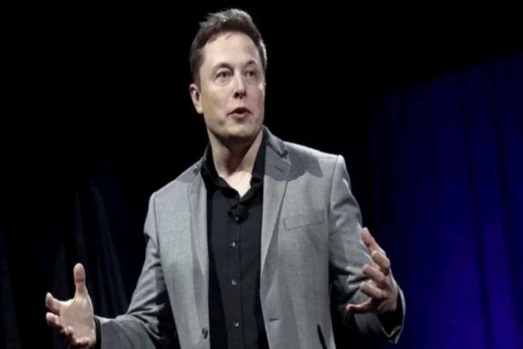 Elon Musk, Tesla Roadster modelini uçurmayı planladığını duyurdu