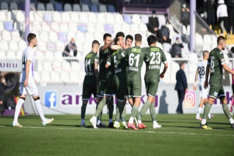 Bursaspor, tüm olumsuzluklara karşın gollerine devam ediyor