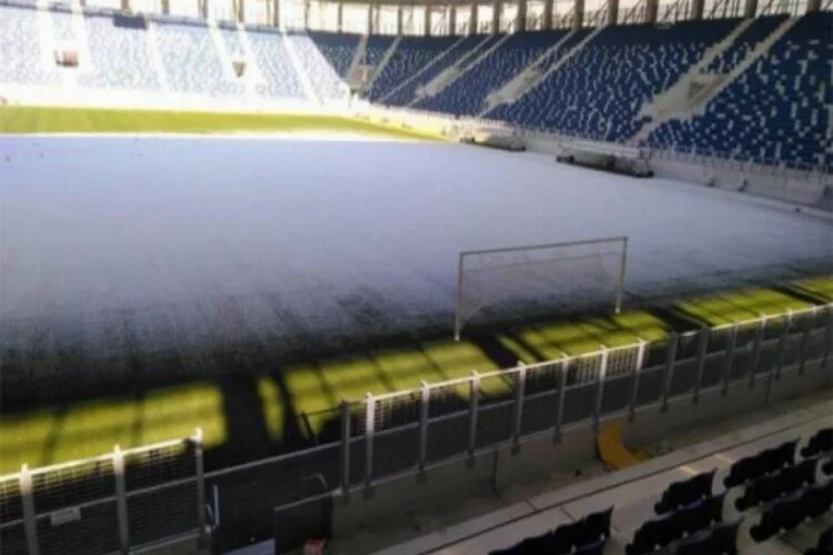 Gençlerbirliği-Beşiktaş maçının yoğun kar altında oynanması bekleniyor