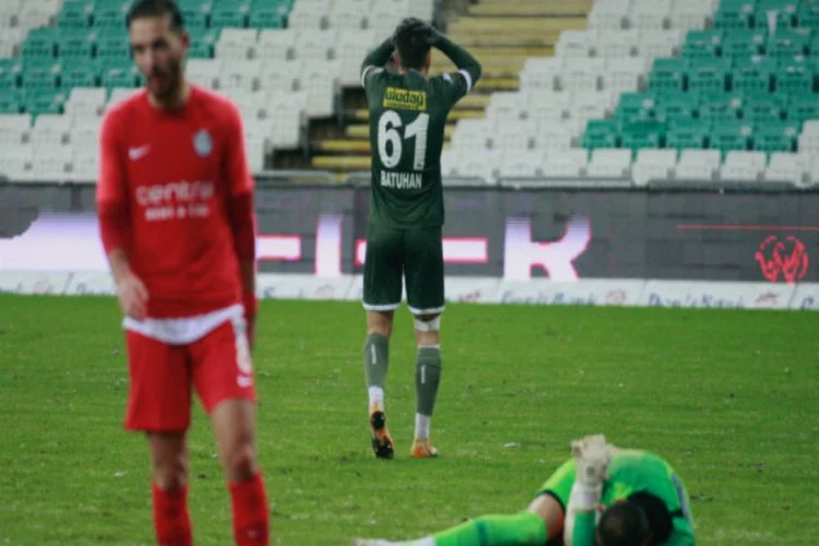Bursaspor'da genç oyunculara destek