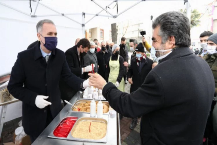 Bursa'da Regaip Kandili için 1500 kişilik helva dağıtıldı