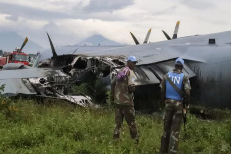 Nijerya'da askeri uçak düştü: 6 ölü