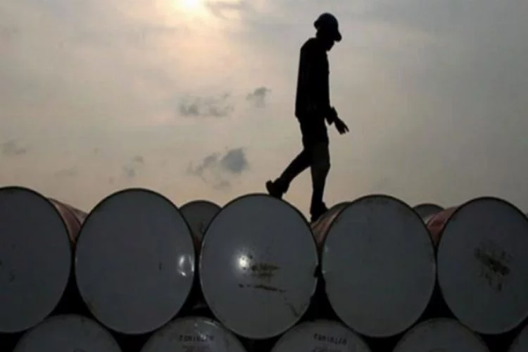Irak, ön ödemeli petrol satış anlaşmasını askıya aldı