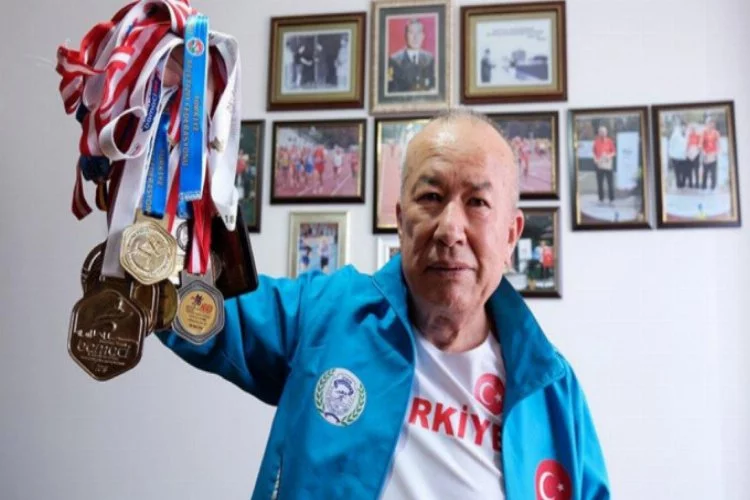 Emekli astsubay atletizmde Türkiye rekorları kırıyor