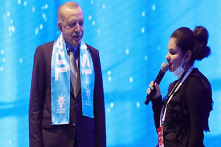 Cumhurbaşkanı Erdoğan'a sürpriz şarkı söyleyen Tuana o anları anlattı
