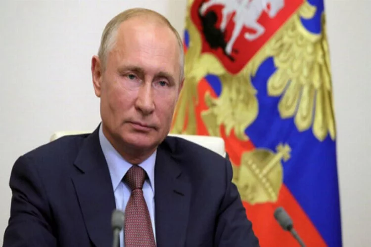 Putin, askerlerce istifası istenen Paşinyan ile görüştü