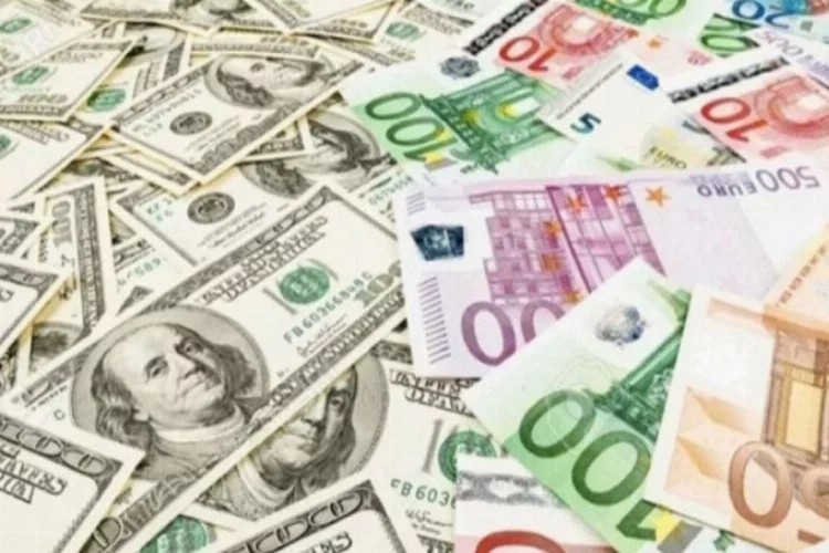 Dolar ve Euro'da artış hız kazandı