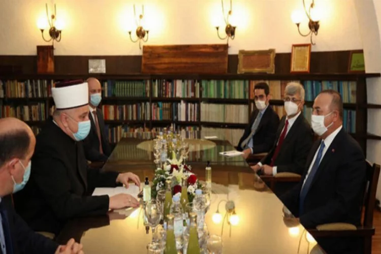 Çavuşoğlu Hırvatistan'da İslam Merkezini ziyaret etti