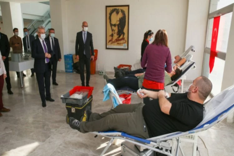 Bursa Nilüfer Belediyesi çalışanlarından kan bağışı