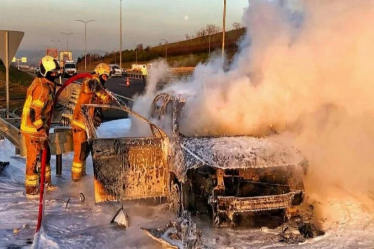 Bursa'da otomobil cayır cayır yandı!