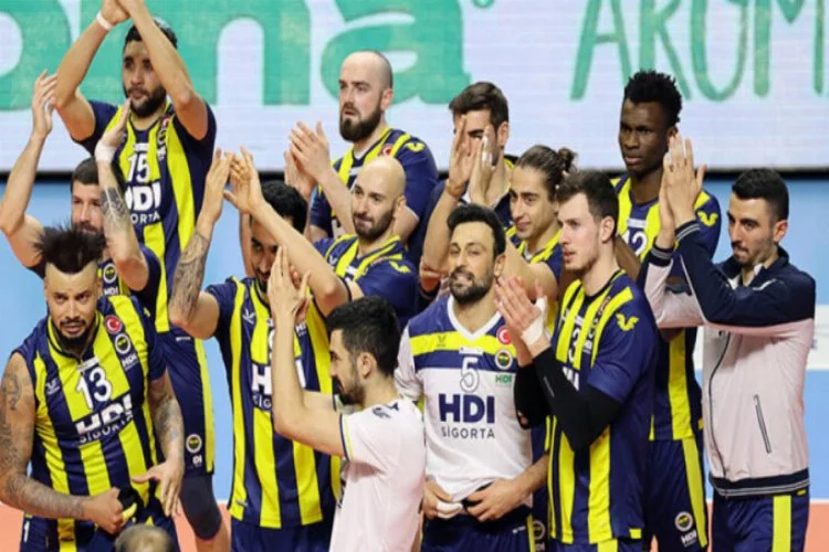 Fenerbahçe HDI Sigorta, Arhavi Voleybol'u 3-0 yendi