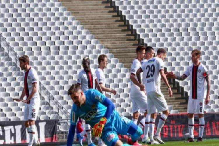 Fatih Karagümrük, sahasında Aytemiz Alanyaspor'u 2-0 mağlup etti