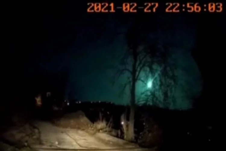 Türkiye'de birçok ilden görüldü: Meteorun düşüş anı kameralara yansıdı...