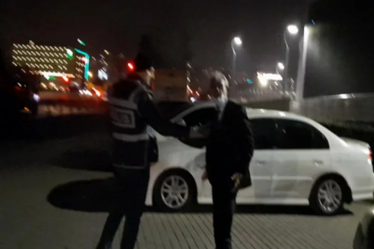 Bursa'da alkollü sürücü polise böyle direndi: Gerekirse başkanı ararım, gerekirse vur beni!
