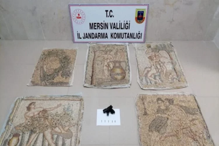 Mersin'de tarihi mozaikler satılmadan ele geçirildi