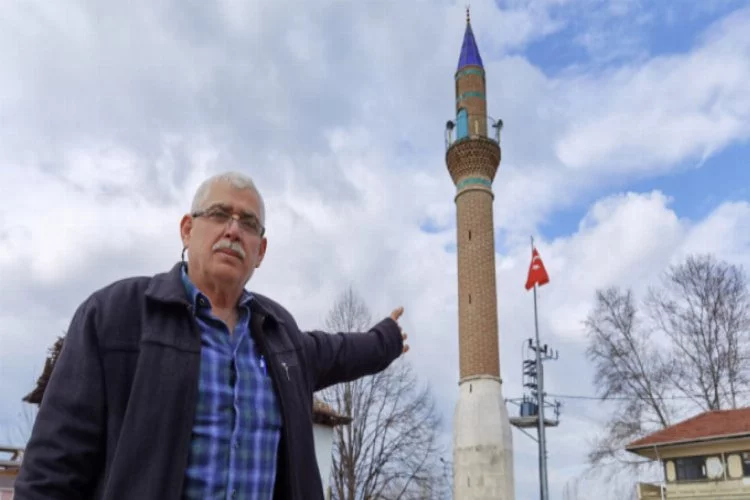 Bursa'daki camisiz minare, görenlerin ilgisini çekiyor