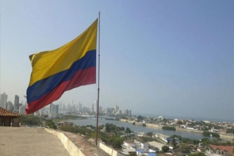 Kolombiya haziran ayına kadar sınırları açmayacak