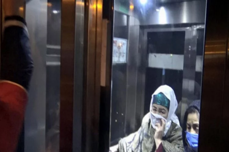 İki kadın metrobüs asansöründe mahsur kaldı