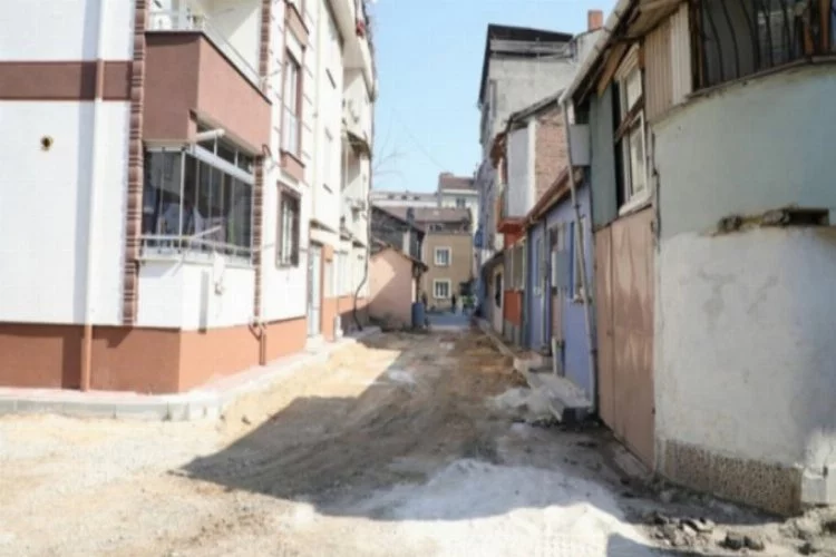 Bursa'da çıkmaz aralıklar modern sokaklara dönüşüyor