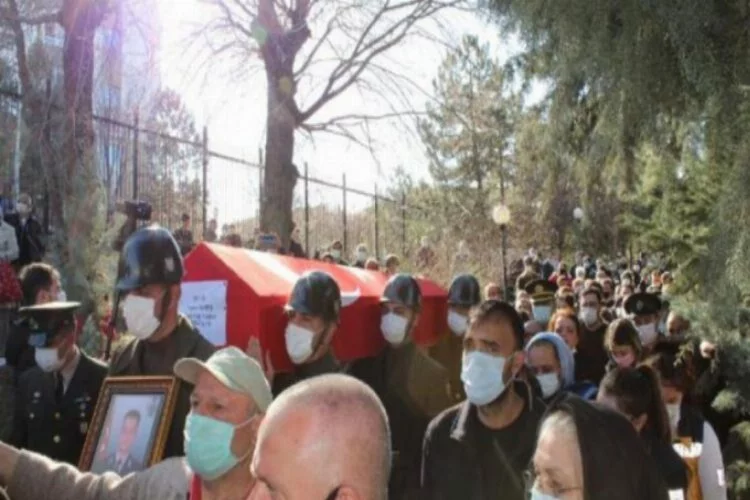 5 şehit Ankara'da yan yana toprağa verildi