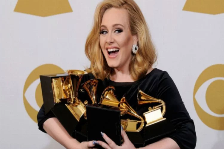 Adele, resmen boşandı!