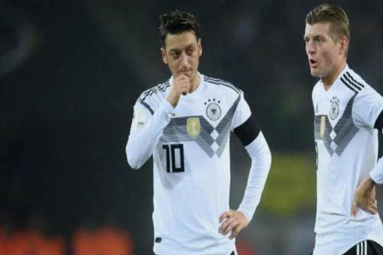 Kroos'a Mesut Özil eleştirilerinden dolayı ağır hakaret!
