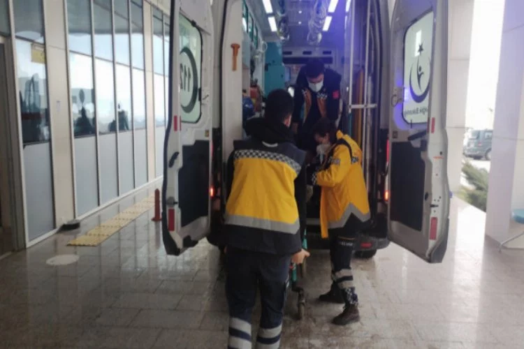 Bursa'da ikinci kattan düşen adam yaralandı