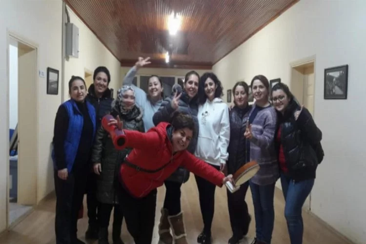 Bursa Orhangazi Halk Dansları Topluluğu'ndan Kadınlar Günü'ne özel klip