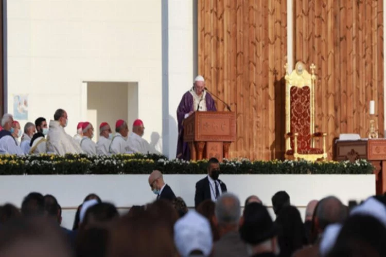 Papa, Erbil'de ayine katıldı