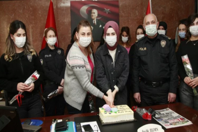 Bursa Orhangazi İlçe Emniyet Müdürü'nden  kadın personele pasta