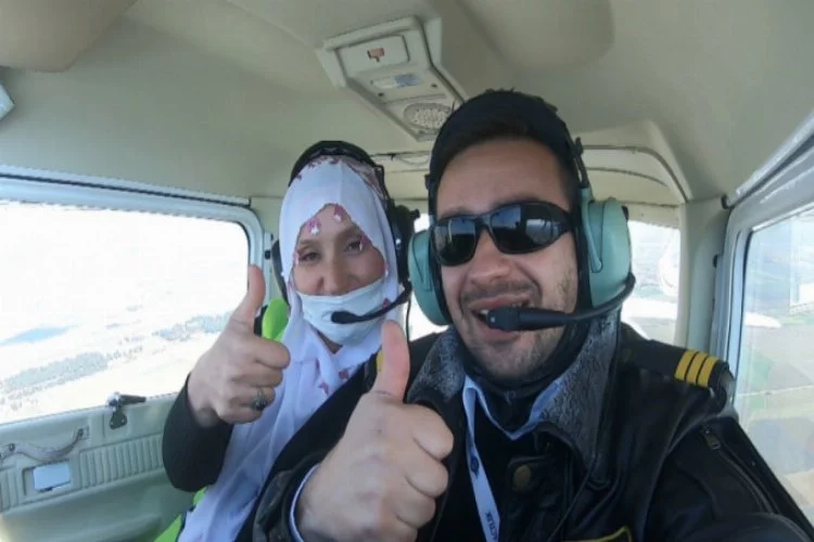 Bursa'da 3 kadın, tek motorlu uçakla şehir turu attı