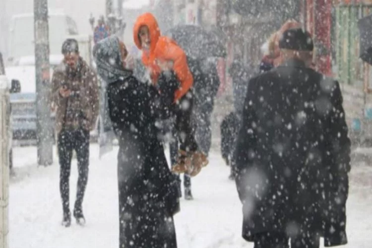 Meteoroloji duyurdu! Kar yağışı Türkiye'yi terk etmiyor