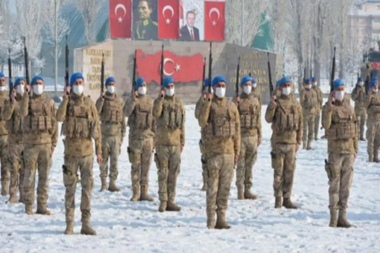 Komandolar dualarla Afrin'e uğurlandı