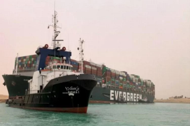 Süveyş Kanalı'ndaki gemi krizi sonrası hammadde'de stokçuluk başladı