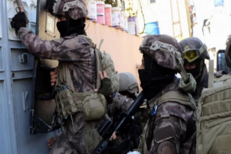 Gaziantep'te 950 polisle dev operasyon! 29 kişiye gözaltı